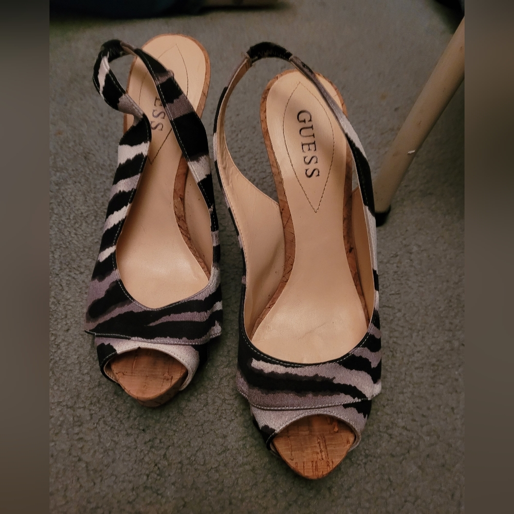 Guess, 4 inch high heels, animal print shoes - Picture 4 of 4
